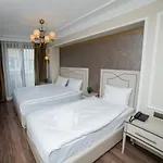 Hotel The Charm - Old 4*