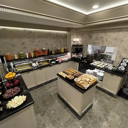 מלון The Charm - Old 4*