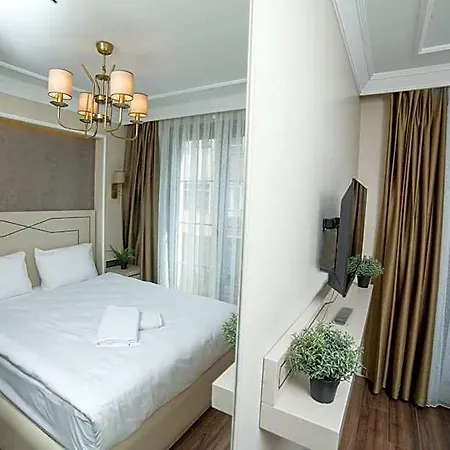The Charm - Old Hotel
