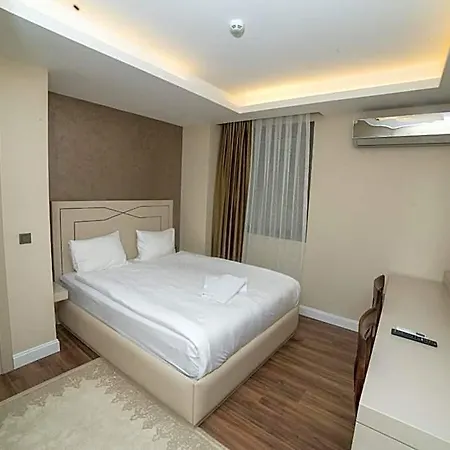 The Charm - Old Hotel 4*