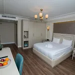 The Charm - Old Отель 4*