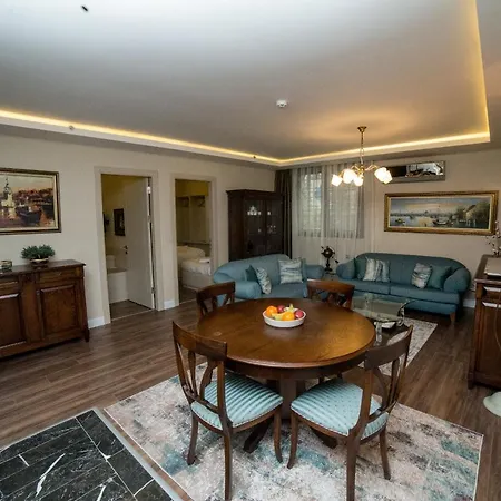 The Charm - Old Hotel 4*