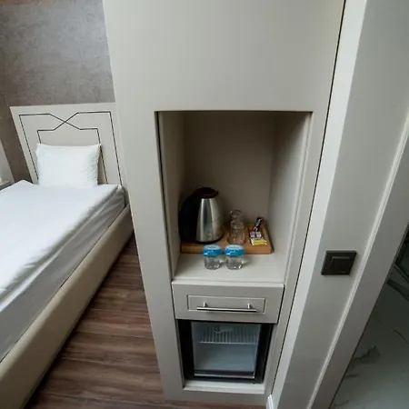 Hotel The Charm - Old 4*