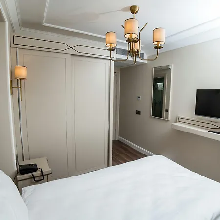 The Charm - Old Hotel